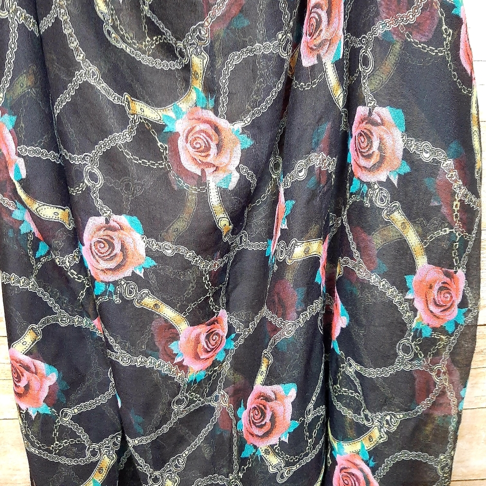 3/$20 Infinity Scarf - Picture 4 of 4